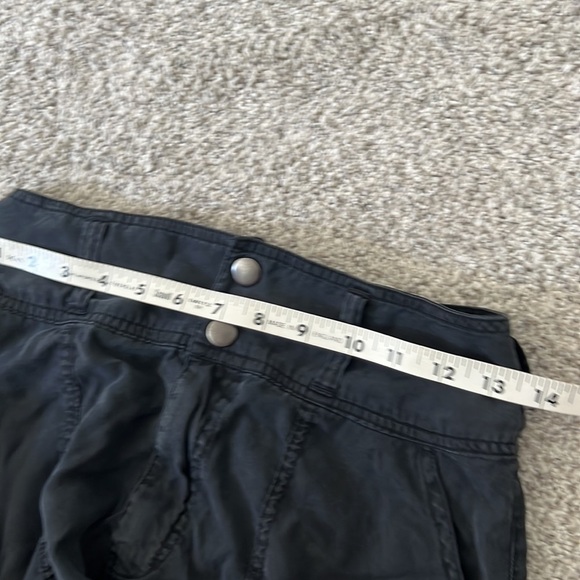 Abercrombie & Fitch women's shorts size small high Rise black washed lyocell - Picture 2 of 8